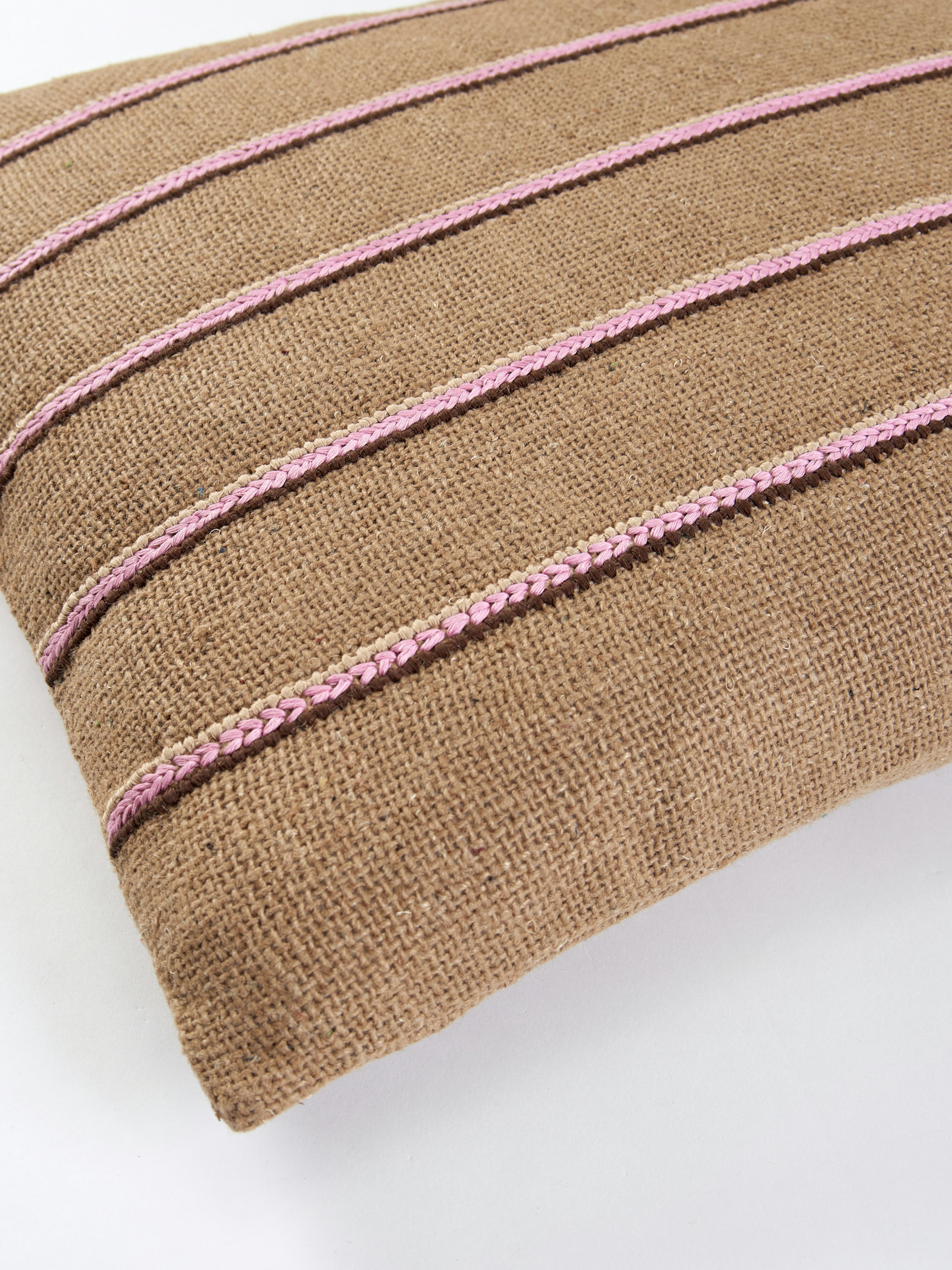 Strozzi linen detail 2 HR
