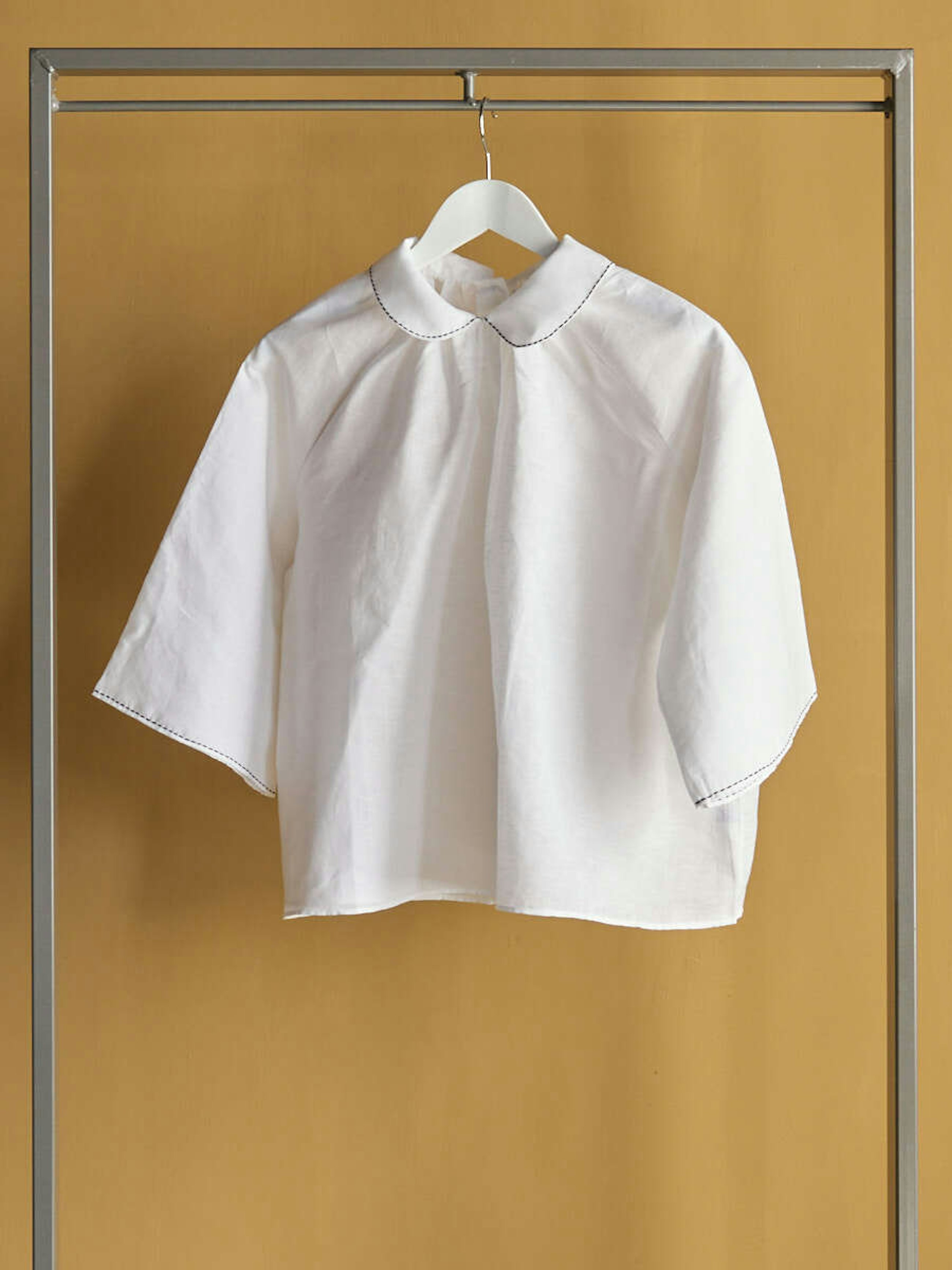 Kursi white 1 web P