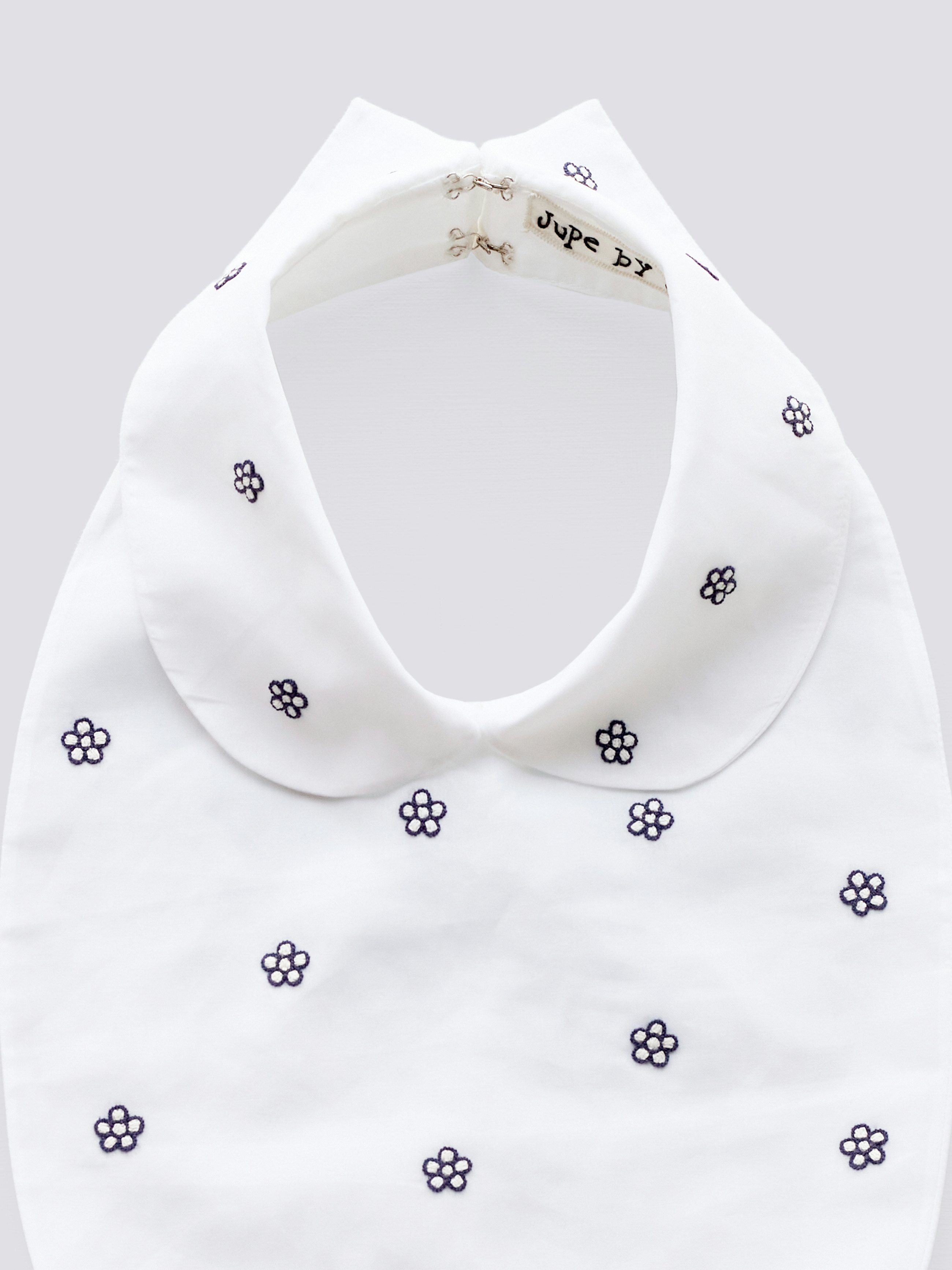 Majura white collar 1 P 1